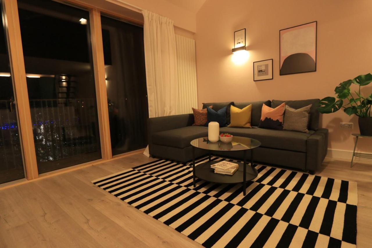 Ecohome On The Canal In A Historic Site Near City Coventry Bagian luar foto